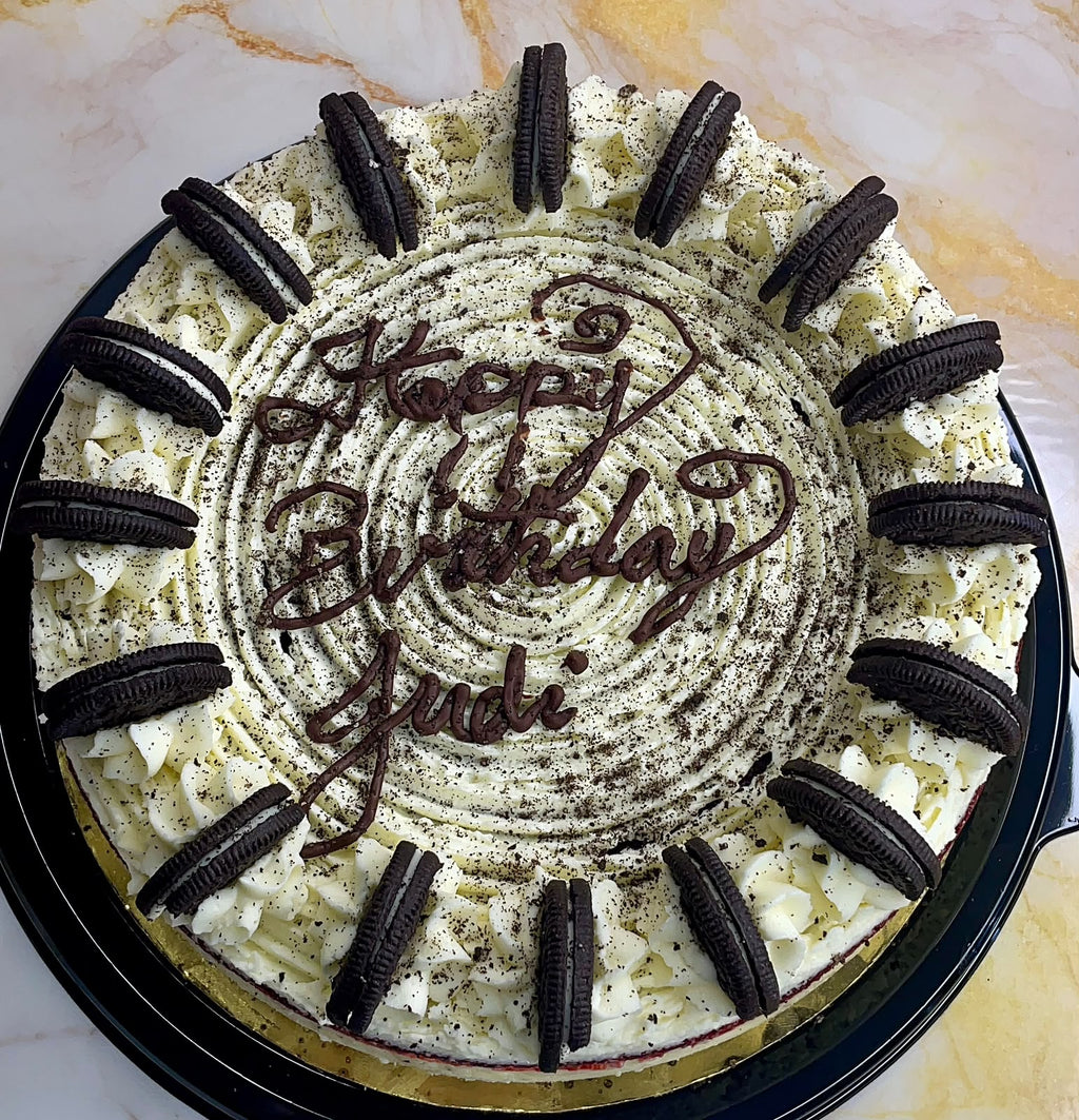 Velvet Crunch Cheesecake